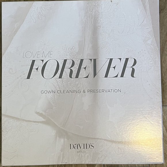 NWOT Love Me Forever Gown Cleaning & Preservation Kit - Picture 7 of 9